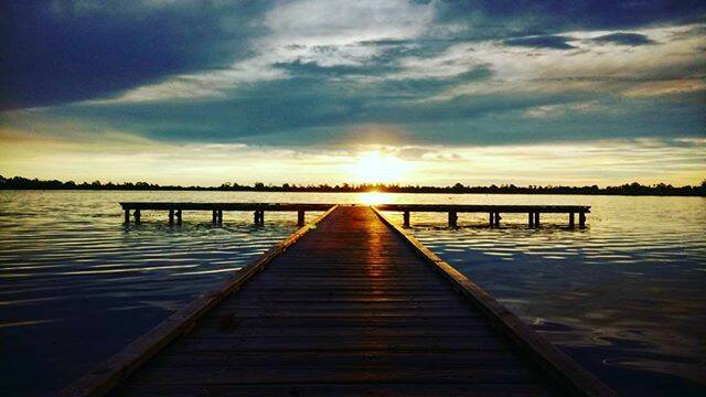 PIC OF THE DAY: @dwayne_smith78 "Sunset 🌇 at Lake Wendouree in Ballarat is a must do. #lakewendouree #ballarat #sunset #liveinvictoria #theballaratlife #cityofballarat #loveballarat #victoria #visitmelbourne #visitvictoria #aussiephotos #australia #sony #sonyxa #daytrip #seeaustralia #hikersguide #lake"