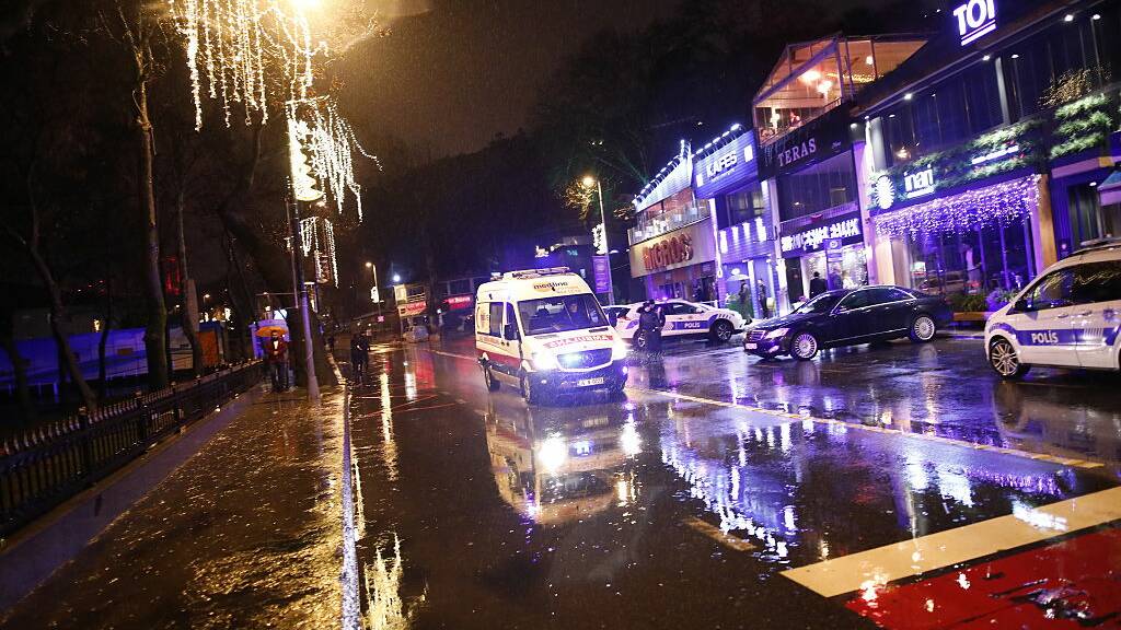 Turkish police secure the area at Ortakoy district near night club Reina in Istanbul, Turkey.  Photo: Burak Kara/Getty Images