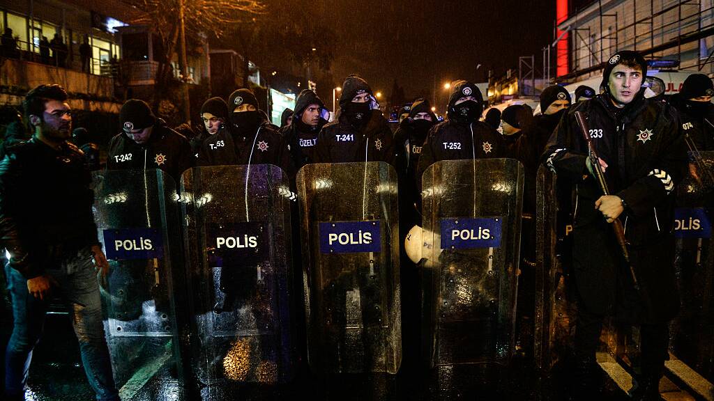 Turkish police secure the area at Ortakoy district near night club Reina in Istanbul, Turkey. Photo: Burak Kara/Getty Images