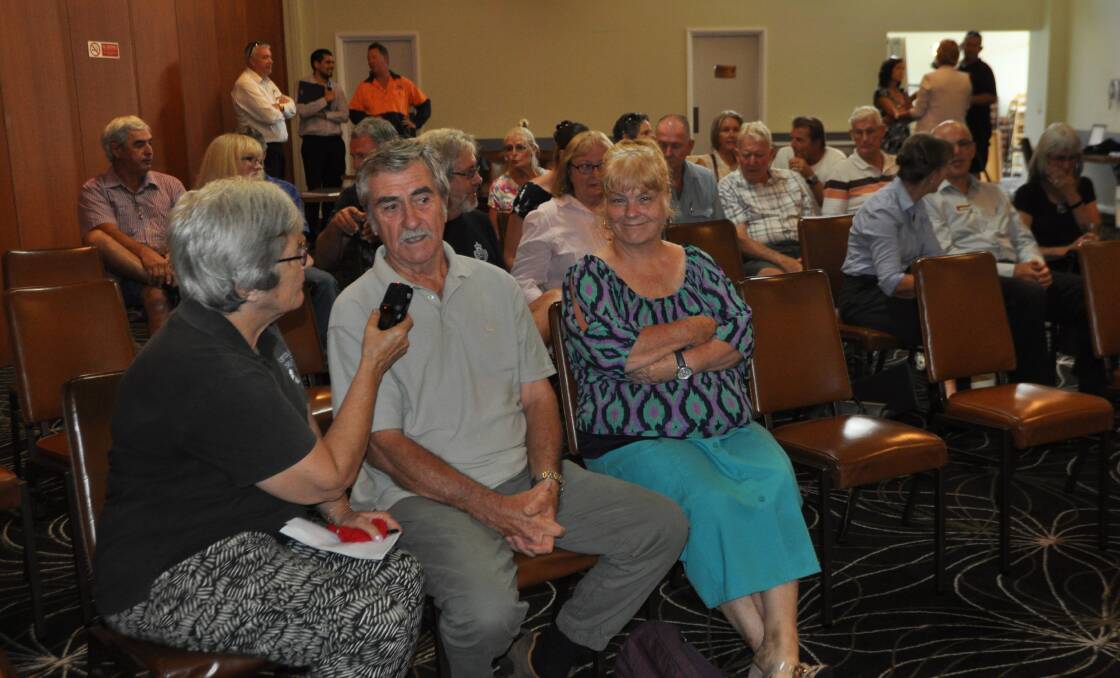 BROWNS CROSSING MEETING: Residents met with the RMS and the Member for Oxley, Melinda Pavey, in Macksville on Monday