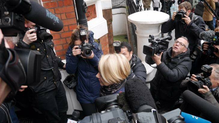 Swedish assistant prosecutor Ingrid Isgren arrives at the Ecuadorian embassy in London. Photo: Nick Miller