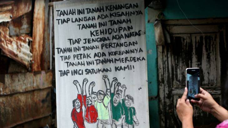 Residents of Bukit Duri, on the banks of the Ciliwung river are fighting to be able to stay.  Photo: Tatan Syuflana
