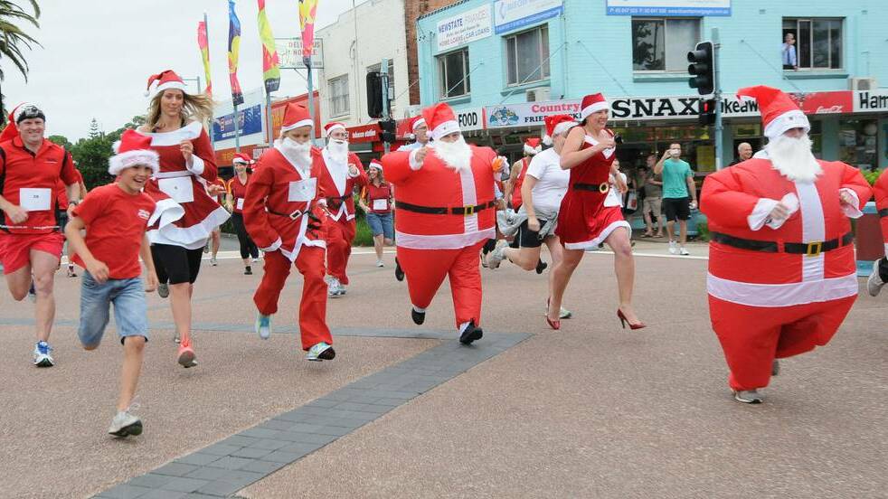 Santa Race down the main street of Port Macquarie. 