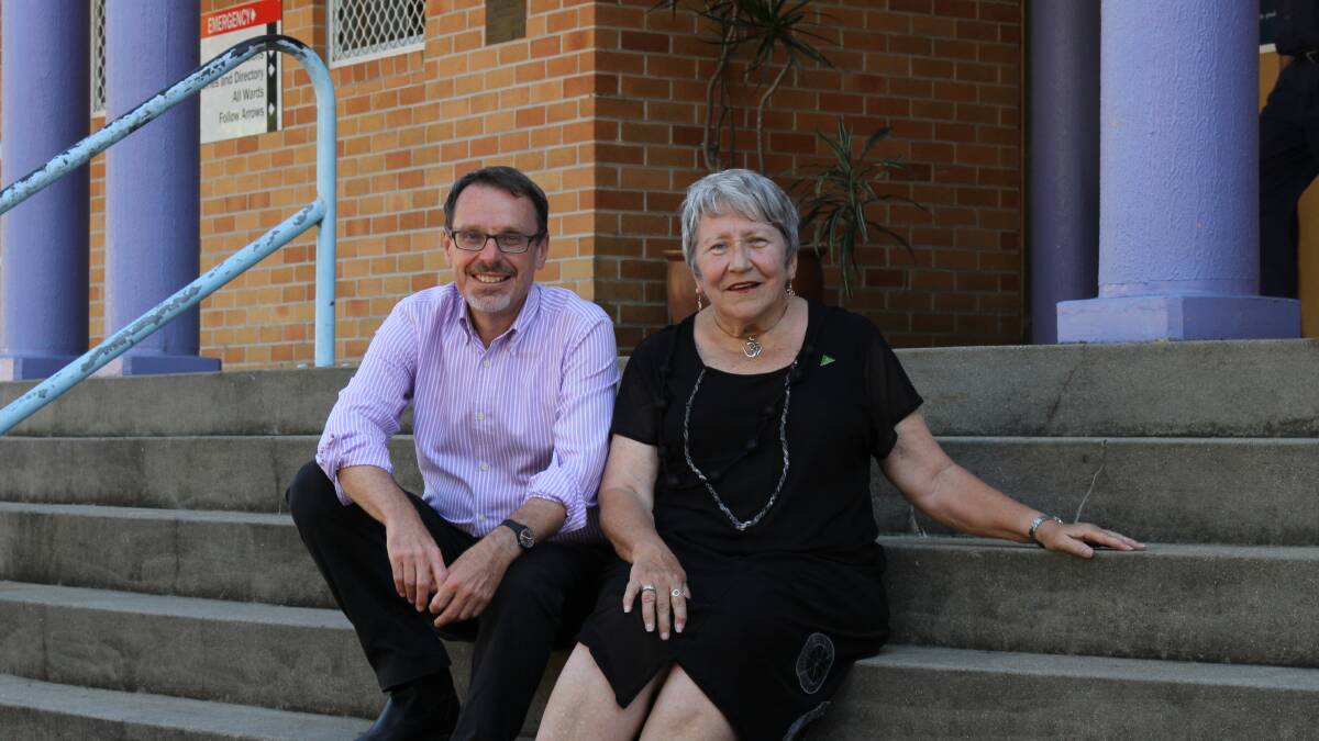 Greens NSW MLC John Kaye with Greens Oxley candidate Carol Vernon at Macksville Hospital