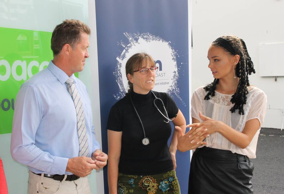 Mr Hartuyker with Dr Nicola Holmes from headspace and Chelsea Adams, a former headspace client and now member of the local headspace advisory committee
