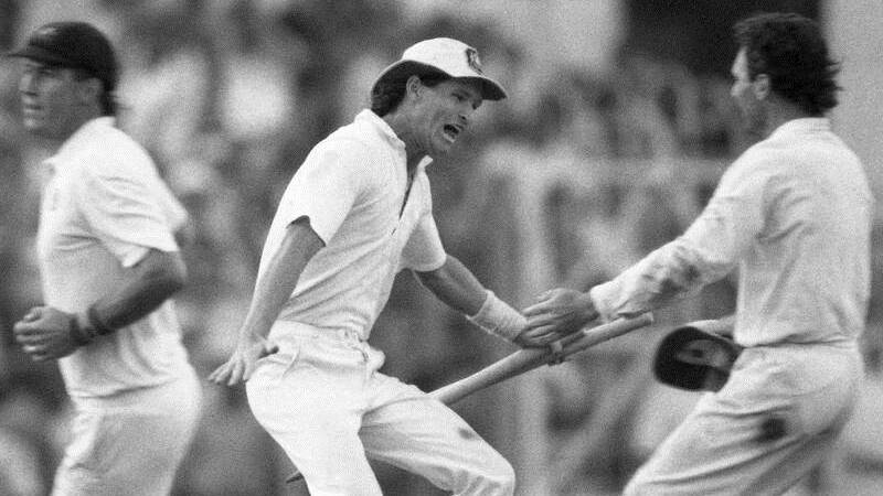  Dean Jones, pictured (c) with Allan Border in India in 1987, has died aged 59.