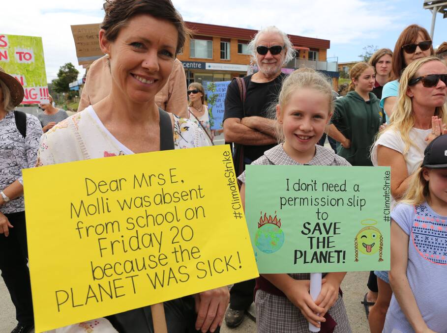 Hundreds demand action on climate change in Nambucca