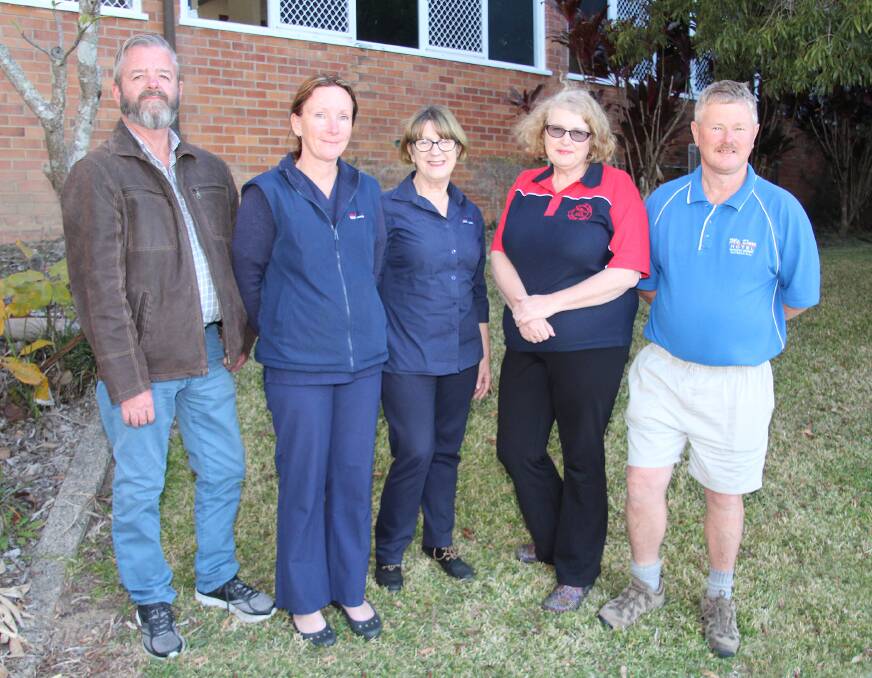 Program Manager Community and Allied Health John Parker, Palliative Care Registered Nurses Allison McLaughlin and Penny West with Macksville Gift committee members Helen and Owen Rushton.