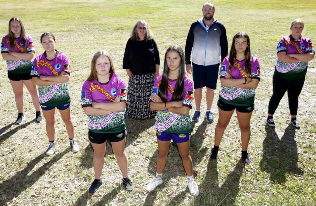 Looking deadly. The mightily impressive U16s (from left) Ellie Welsh, Lillah Hoffman, Bree Ferguson, Wulaaran Walker, Sienna Harris and Lani Walshe. With Jenni Farrands from 3rd Space Mob and coach Nathan White