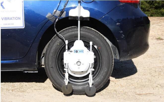 An On-Board Sound Intensity (OBSI) vehicle mounted device measured the tyre to pavement sound