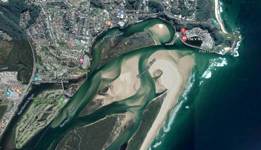 The present Nambucca River mouth taken from Google maps.
