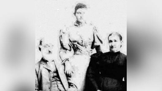 Isaac and Charlotte Ainsworth with their daughter Gertrude