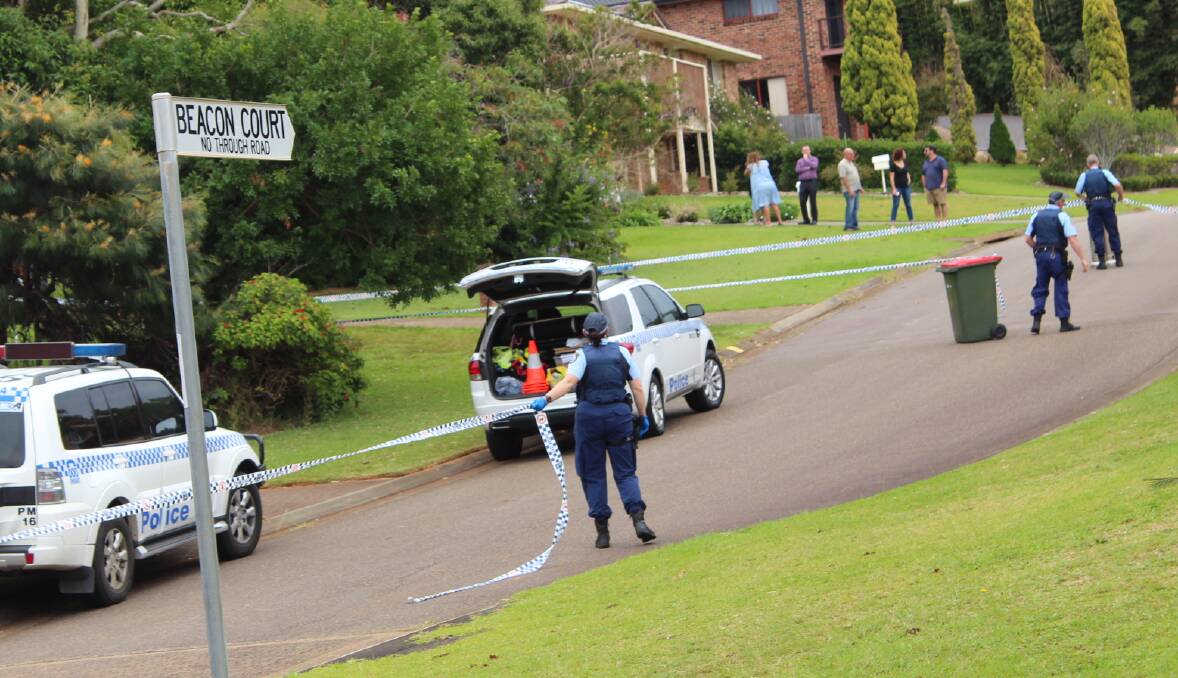 Crime scene: A man has died after a stabbing incident in Beacon Court, Port Macquarie. Police set up a crime scene and are now looking for a person of interest. Photo: Tracey Fairhurst.