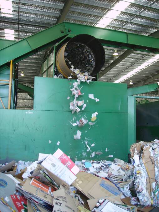 MATERIAL RECOVERY FACILITY: Machine sorting of paper and cardboard