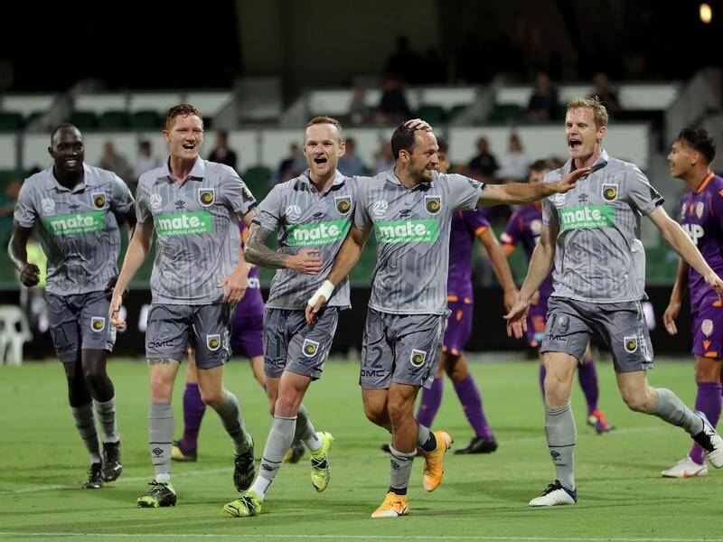 Marcos Urena broke his A-League duck to help the Mariners beat Perth Glory.
