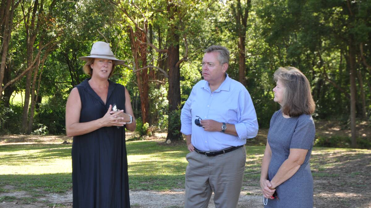 Member for Oxley Melinda Pavey, Mayor Rhonda Hoban and Minister for Planning and Housing, Anthony Roberts. Photo: Stephen Katte 